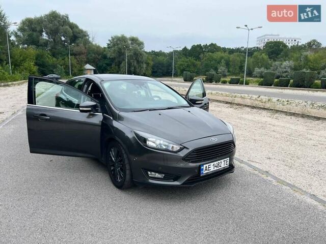 Сірий Форд Фокус, об'ємом двигуна 2 л та пробігом 150 тис. км за 8799 $, фото 9 на Automoto.ua