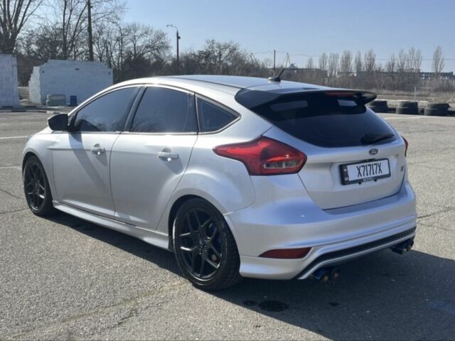 Серый Форд Фокус, объемом двигателя 2 л и пробегом 195 тыс. км за 8500 $, фото 7 на Automoto.ua