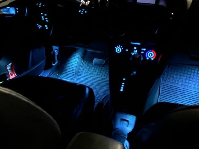 Сірий Форд Фокус, об'ємом двигуна 2 л та пробігом 204 тис. км за 7950 $, фото 3 на Automoto.ua