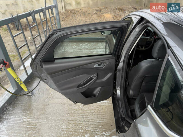 Серый Форд Фокус, объемом двигателя 2.01 л и пробегом 213 тыс. км за 8200 $, фото 10 на Automoto.ua