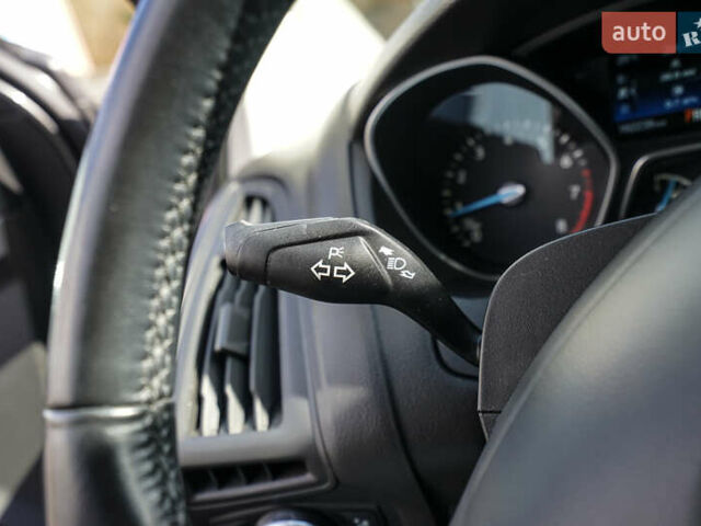 Серый Форд Фокус, объемом двигателя 1 л и пробегом 162 тыс. км за 9500 $, фото 14 на Automoto.ua