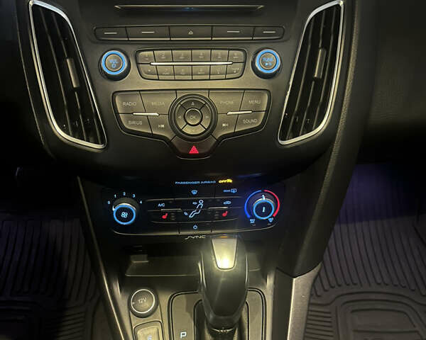 Сірий Форд Фокус, об'ємом двигуна 2 л та пробігом 141 тис. км за 9000 $, фото 25 на Automoto.ua