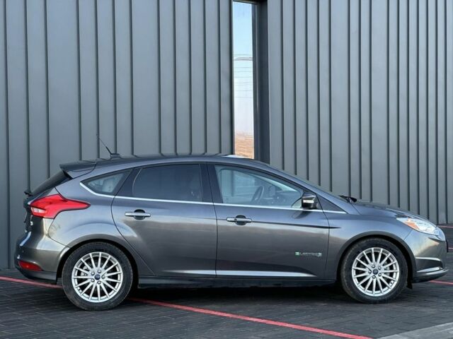 Серый Форд Фокус, объемом двигателя 0 л и пробегом 60 тыс. км за 6950 $, фото 1 на Automoto.ua