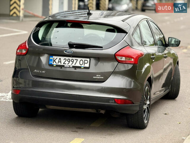 Серый Форд Фокус, объемом двигателя 2 л и пробегом 130 тыс. км за 6500 $, фото 4 на Automoto.ua