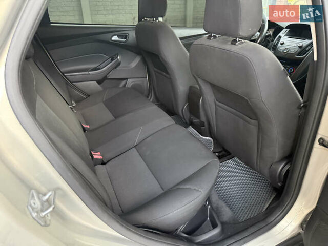 Серый Форд Фокус, объемом двигателя 2 л и пробегом 160 тыс. км за 8700 $, фото 24 на Automoto.ua