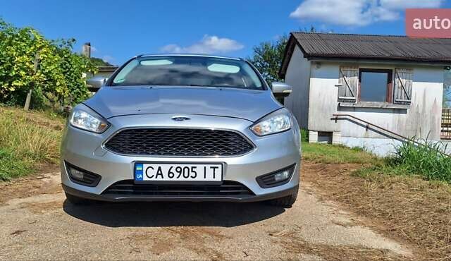 Сірий Форд Фокус, об'ємом двигуна 2 л та пробігом 177 тис. км за 6500 $, фото 8 на Automoto.ua
