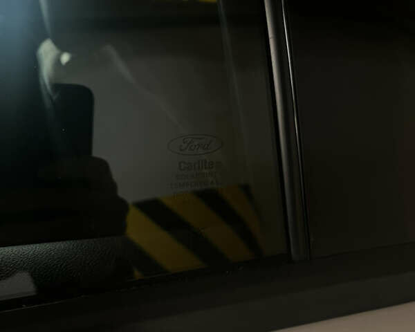 Сірий Форд Фокус, об'ємом двигуна 2 л та пробігом 141 тис. км за 9000 $, фото 42 на Automoto.ua