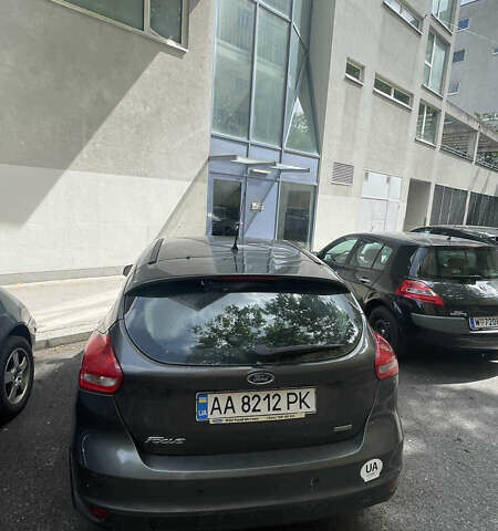 Серый Форд Фокус, объемом двигателя 1 л и пробегом 215 тыс. км за 7413 $, фото 6 на Automoto.ua