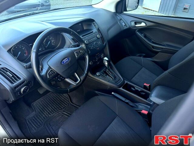 Серый Форд Фокус, объемом двигателя 2 л и пробегом 137 тыс. км за 9300 $, фото 1 на Automoto.ua