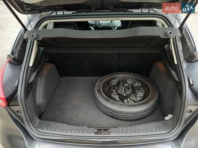 Серый Форд Фокус, объемом двигателя 2 л и пробегом 97 тыс. км за 7650 $, фото 29 на Automoto.ua