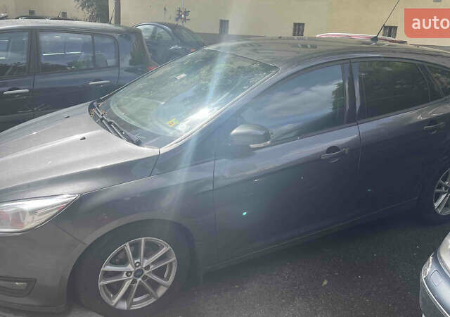 Серый Форд Фокус, объемом двигателя 1 л и пробегом 215 тыс. км за 7413 $, фото 1 на Automoto.ua