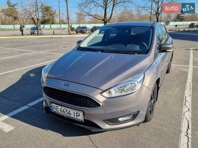 Серый Форд Фокус, объемом двигателя 1 л и пробегом 92 тыс. км за 8200 $, фото 6 на Automoto.ua