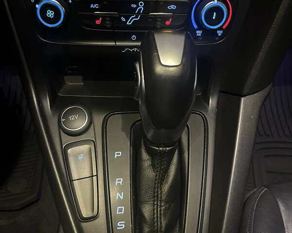 Сірий Форд Фокус, об'ємом двигуна 2 л та пробігом 141 тис. км за 9000 $, фото 36 на Automoto.ua