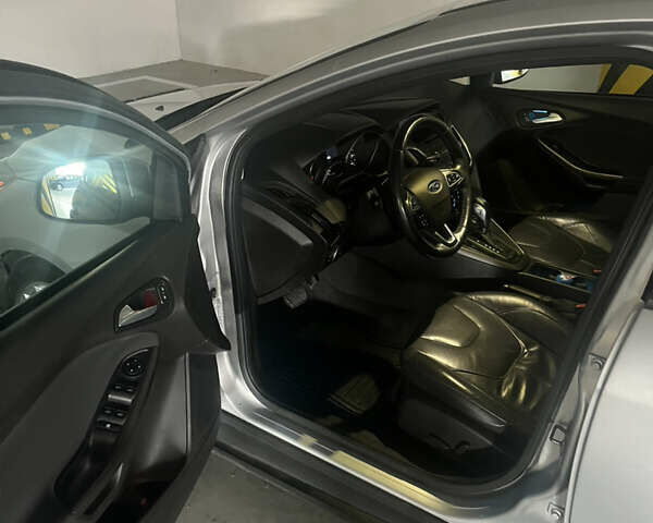 Сірий Форд Фокус, об'ємом двигуна 2 л та пробігом 141 тис. км за 9000 $, фото 19 на Automoto.ua