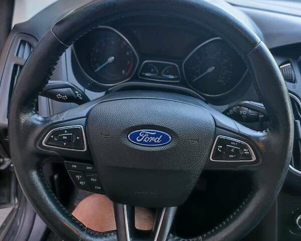 Серый Форд Фокус, объемом двигателя 2 л и пробегом 253 тыс. км за 8300 $, фото 12 на Automoto.ua