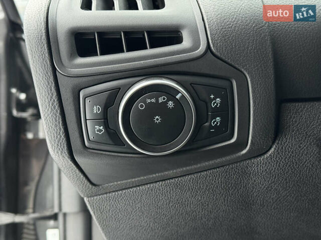 Серый Форд Фокус, объемом двигателя 2 л и пробегом 63 тыс. км за 8500 $, фото 17 на Automoto.ua