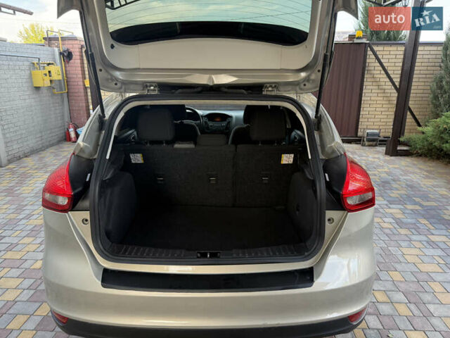 Серый Форд Фокус, объемом двигателя 2 л и пробегом 160 тыс. км за 8700 $, фото 16 на Automoto.ua