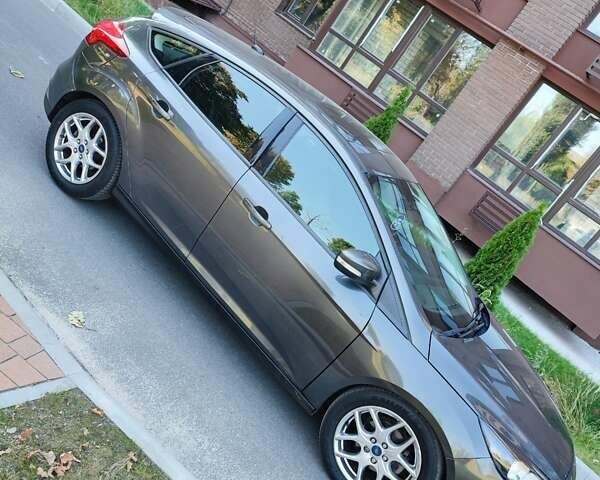 Серый Форд Фокус, объемом двигателя 2 л и пробегом 253 тыс. км за 8300 $, фото 1 на Automoto.ua