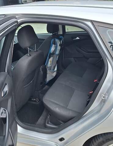 Сірий Форд Фокус, об'ємом двигуна 2 л та пробігом 177 тис. км за 6500 $, фото 3 на Automoto.ua