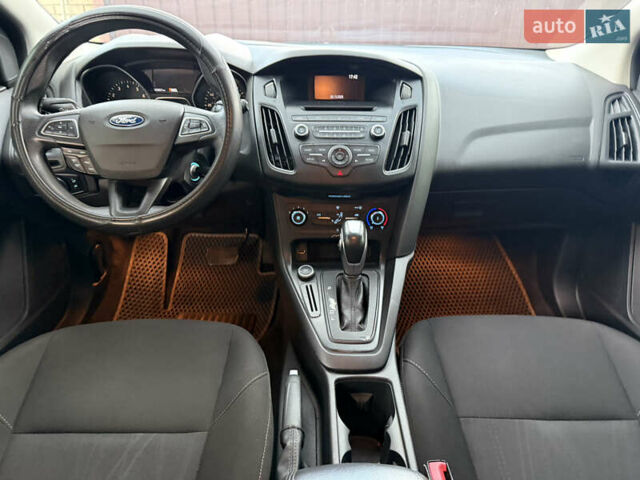 Серый Форд Фокус, объемом двигателя 2 л и пробегом 160 тыс. км за 8700 $, фото 27 на Automoto.ua