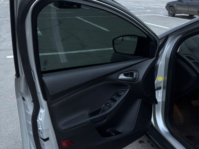 Серый Форд Фокус, объемом двигателя 2 л и пробегом 86 тыс. км за 7300 $, фото 6 на Automoto.ua