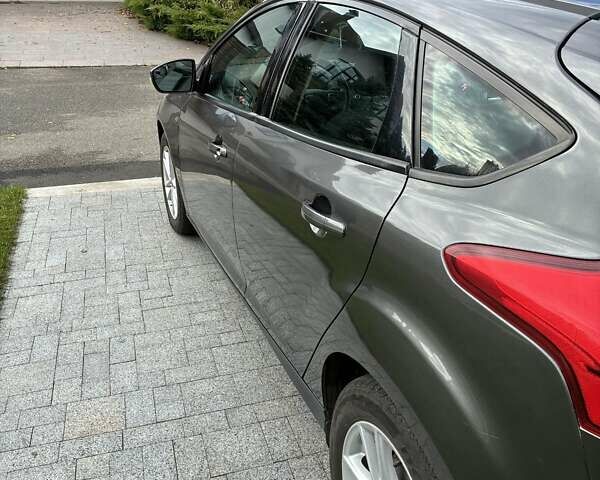 Серый Форд Фокус, объемом двигателя 2 л и пробегом 127 тыс. км за 9600 $, фото 6 на Automoto.ua