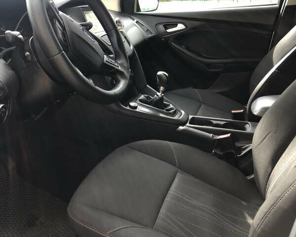 Серый Форд Фокус, объемом двигателя 1 л и пробегом 186 тыс. км за 5200 $, фото 5 на Automoto.ua