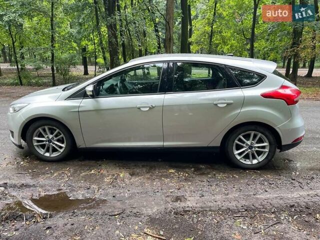 Серый Форд Фокус, объемом двигателя 2 л и пробегом 194 тыс. км за 7500 $, фото 3 на Automoto.ua