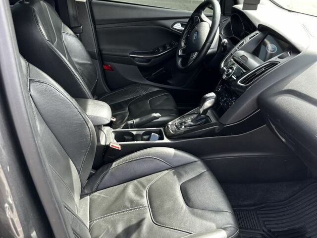 Серый Форд Фокус, объемом двигателя 2 л и пробегом 230 тыс. км за 8000 $, фото 5 на Automoto.ua