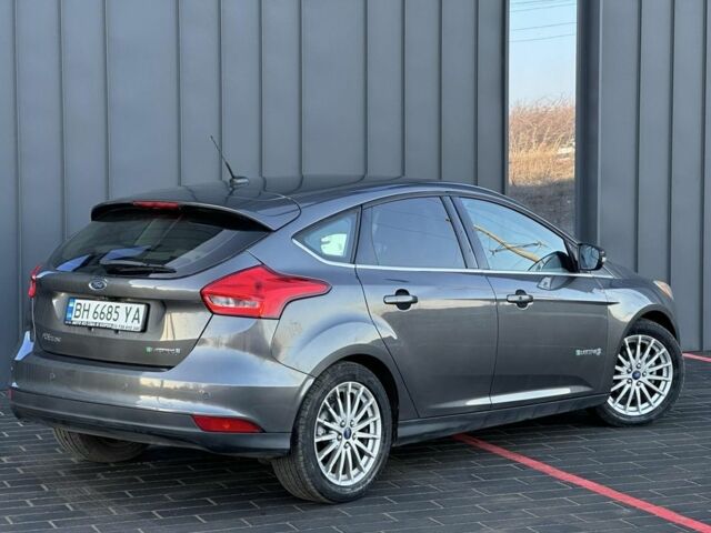 Серый Форд Фокус, объемом двигателя 0 л и пробегом 60 тыс. км за 6950 $, фото 3 на Automoto.ua