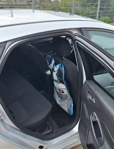 Сірий Форд Фокус, об'ємом двигуна 2 л та пробігом 177 тис. км за 6500 $, фото 4 на Automoto.ua