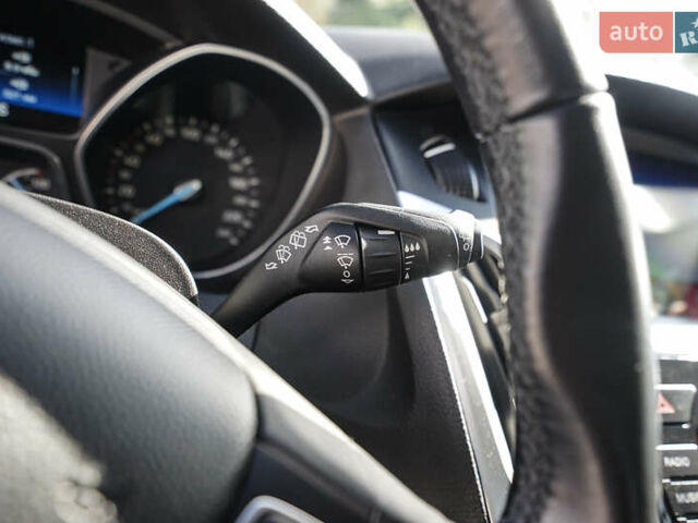 Серый Форд Фокус, объемом двигателя 1 л и пробегом 162 тыс. км за 9500 $, фото 13 на Automoto.ua