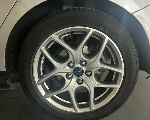 Сірий Форд Фокус, об'ємом двигуна 2 л та пробігом 141 тис. км за 9000 $, фото 31 на Automoto.ua