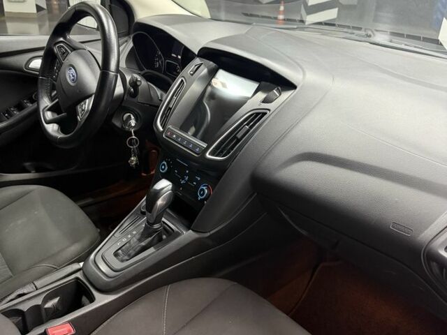 Серый Форд Фокус, объемом двигателя 2 л и пробегом 150 тыс. км за 7000 $, фото 6 на Automoto.ua