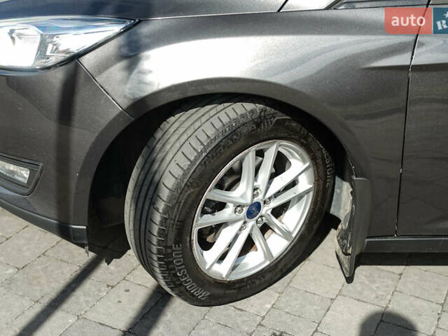 Серый Форд Фокус, объемом двигателя 1 л и пробегом 162 тыс. км за 9500 $, фото 4 на Automoto.ua