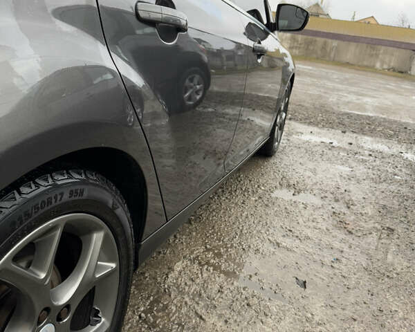 Серый Форд Фокус, объемом двигателя 2.01 л и пробегом 213 тыс. км за 8200 $, фото 32 на Automoto.ua