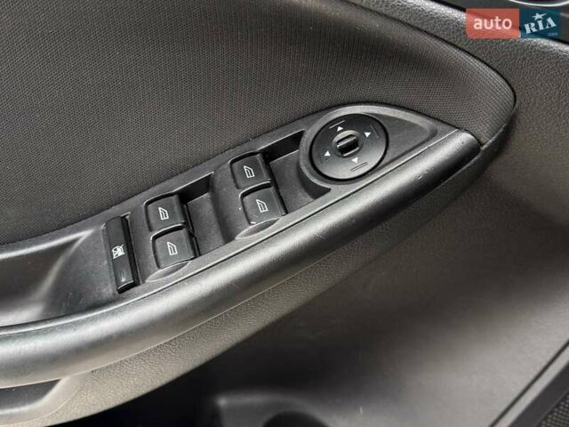 Сірий Форд Фокус, об'ємом двигуна 2 л та пробігом 209 тис. км за 8300 $, фото 34 на Automoto.ua