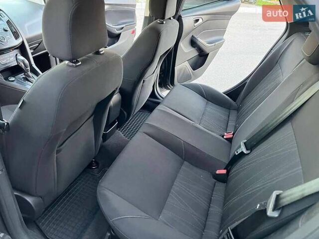Серый Форд Фокус, объемом двигателя 2 л и пробегом 145 тыс. км за 8600 $, фото 6 на Automoto.ua