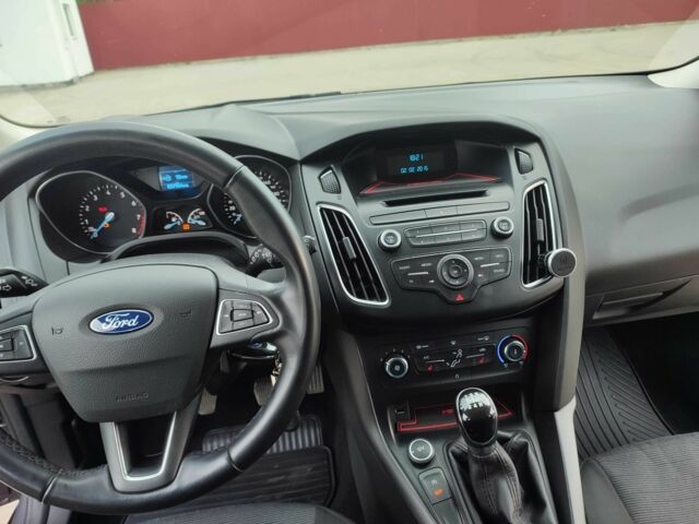 Серый Форд Фокус, объемом двигателя 1 л и пробегом 38 тыс. км за 9200 $, фото 8 на Automoto.ua