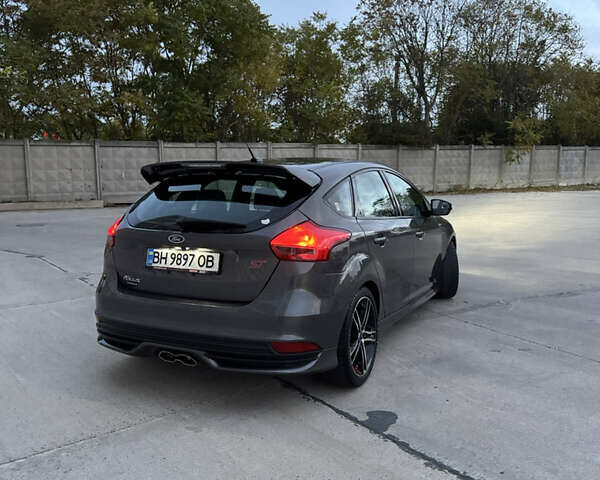 Серый Форд Фокус, объемом двигателя 2 л и пробегом 99 тыс. км за 11999 $, фото 4 на Automoto.ua