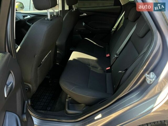 Сірий Форд Фокус, об'ємом двигуна 1 л та пробігом 60 тис. км за 7500 $, фото 12 на Automoto.ua