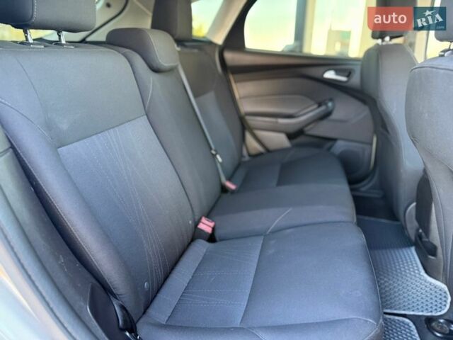 Сірий Форд Фокус, об'ємом двигуна 2 л та пробігом 160 тис. км за 7999 $, фото 51 на Automoto.ua