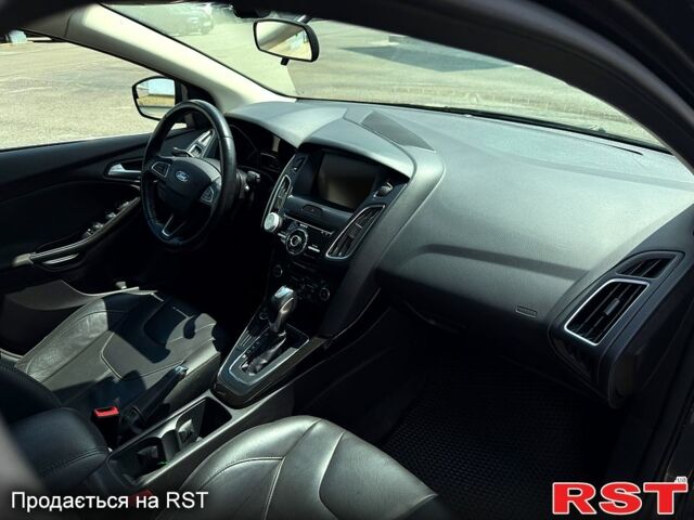 Сірий Форд Фокус, об'ємом двигуна 2 л та пробігом 127 тис. км за 9500 $, фото 5 на Automoto.ua