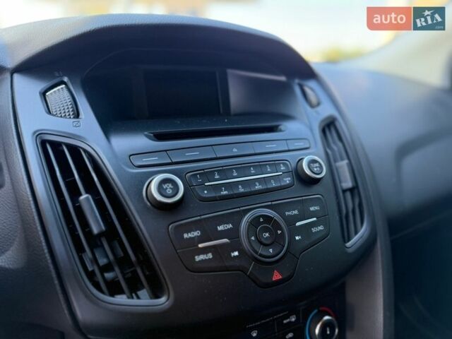 Сірий Форд Фокус, об'ємом двигуна 2 л та пробігом 160 тис. км за 7999 $, фото 42 на Automoto.ua