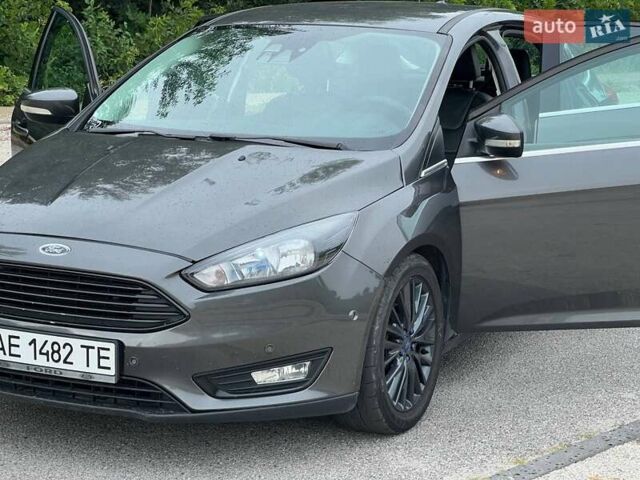 Сірий Форд Фокус, об'ємом двигуна 2 л та пробігом 150 тис. км за 8799 $, фото 3 на Automoto.ua