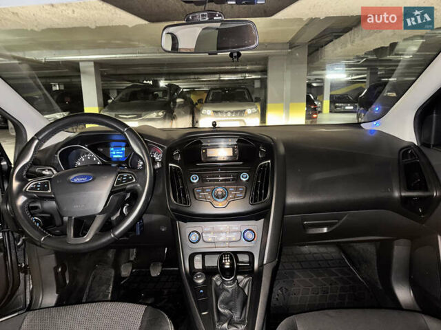 Серый Форд Фокус, объемом двигателя 1 л и пробегом 96 тыс. км за 8000 $, фото 3 на Automoto.ua