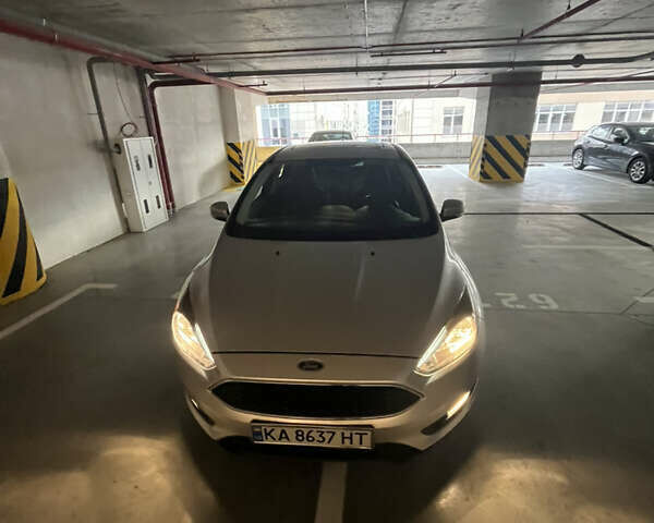 Сірий Форд Фокус, об'ємом двигуна 2 л та пробігом 141 тис. км за 9000 $, фото 1 на Automoto.ua