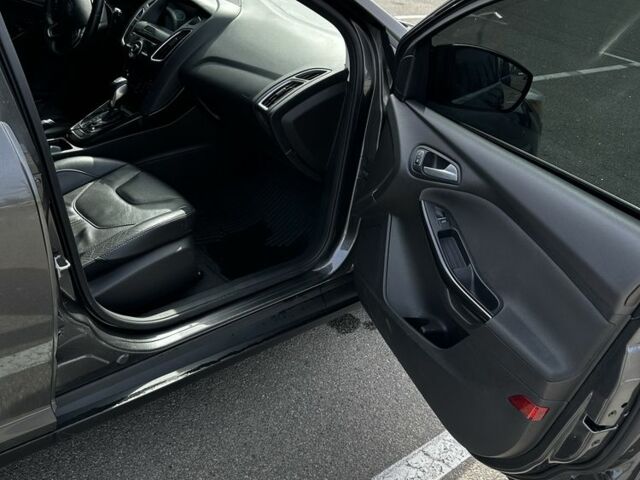 Серый Форд Фокус, объемом двигателя 2 л и пробегом 230 тыс. км за 8000 $, фото 6 на Automoto.ua