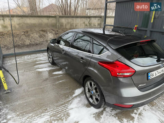 Серый Форд Фокус, объемом двигателя 2.01 л и пробегом 213 тыс. км за 8200 $, фото 4 на Automoto.ua