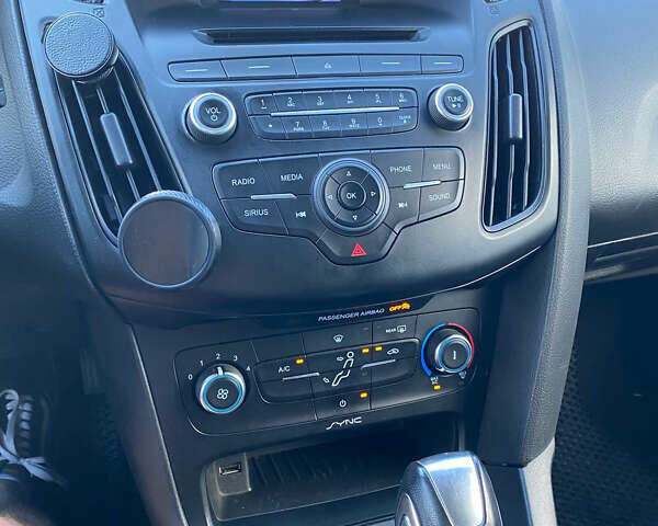 Серый Форд Фокус, объемом двигателя 2 л и пробегом 211 тыс. км за 9200 $, фото 9 на Automoto.ua